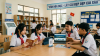 Học sinh đọc sách trong thư viện